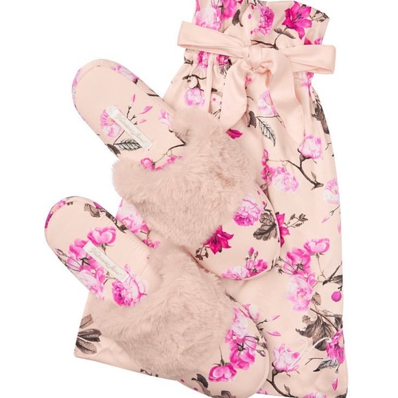 ❤️BNWT Victoria’s Secret Slippers❤️ s9-10 - Picture 3 of 6